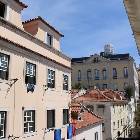 Chiado Bairro Alto, Bright And Newly Renovated 3 Bedroom Apartment, Historical Center *