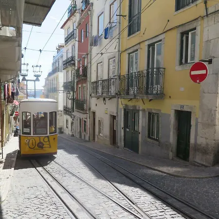 Chiado Bairro Alto, Bright And Newly Renovated 3 Bedroom Apartment, Historical Center Апартаменты
