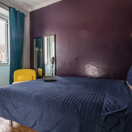 Lejlighed Chiado Bairro Alto, Bright And Newly Renovated 3 Bedroom Apartment, Historical Center